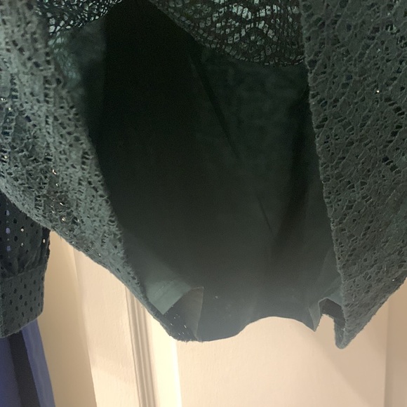 Like new Size small Forest Green Banana Republic blouse - Picture 2 of 4